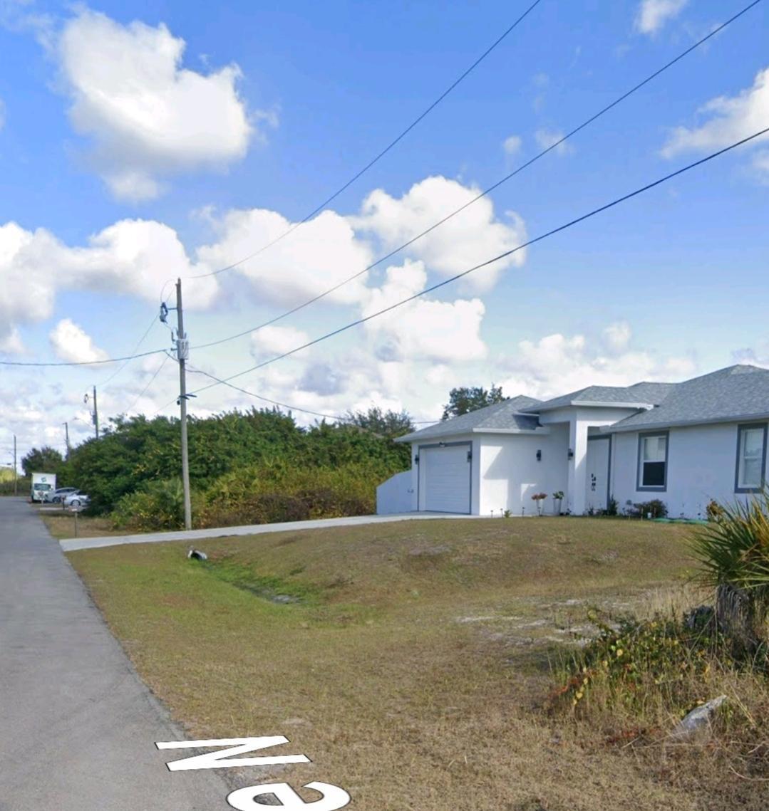 6006 Flora Avenue N Property Photo 5
