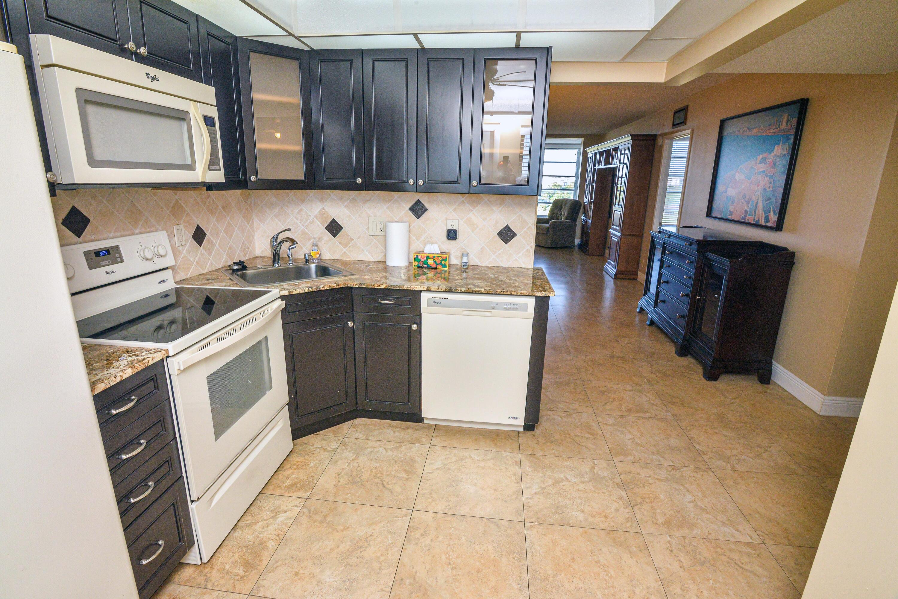 2661 S Course Drive 707 Property Photo 5