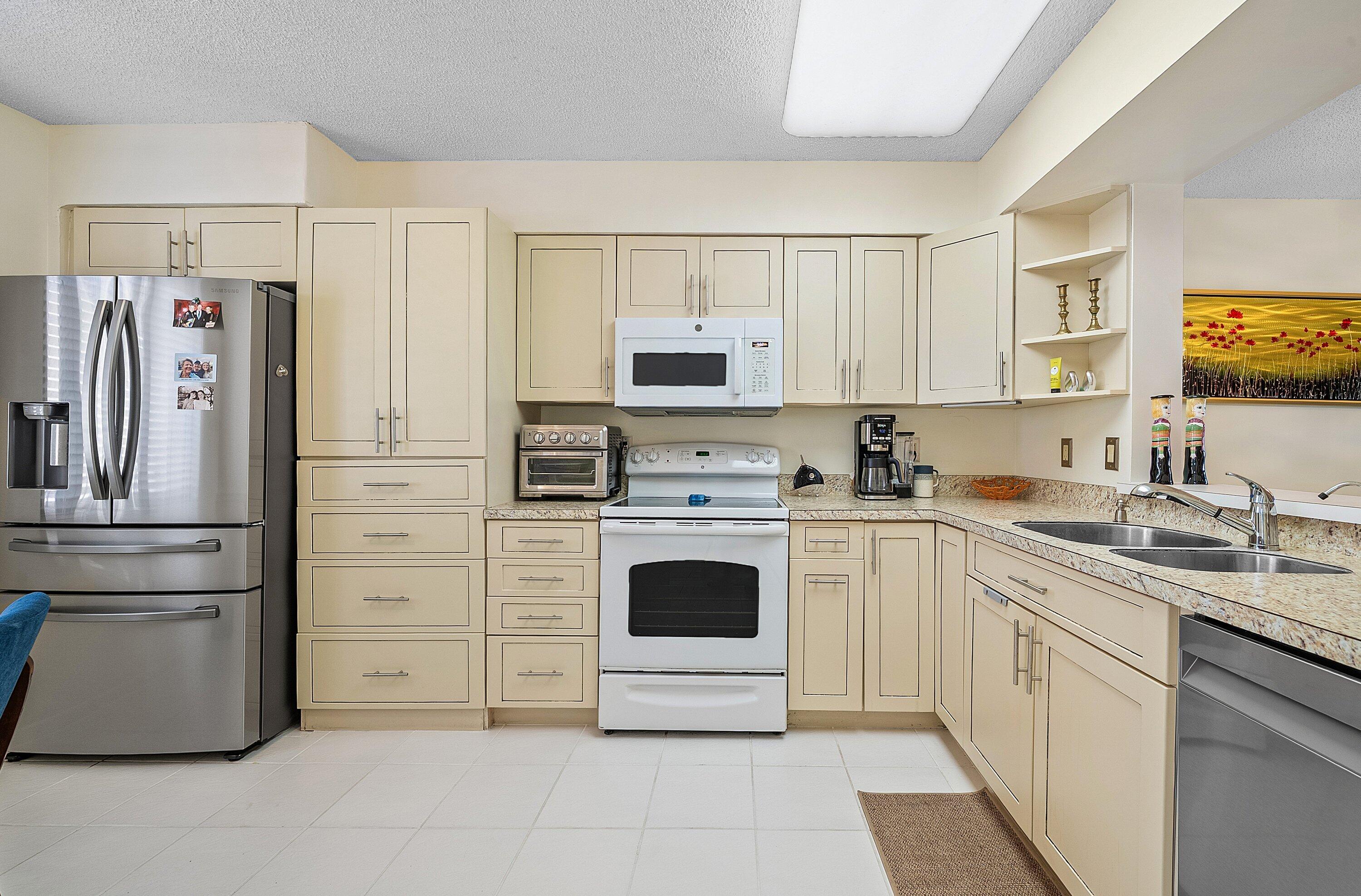 6065 Pointe Regal Circle Property Photo 5