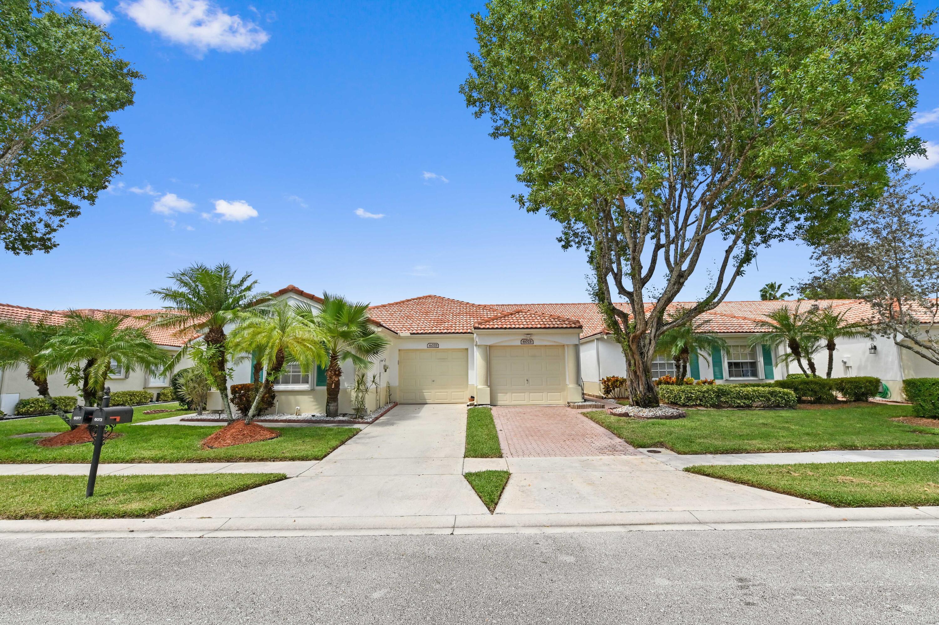 6077 Lake Hibiscus Drive Property Photo 1