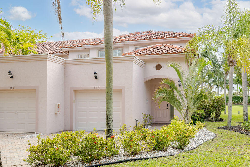 8050 Aberdeen Drive 202 Property Photo 5