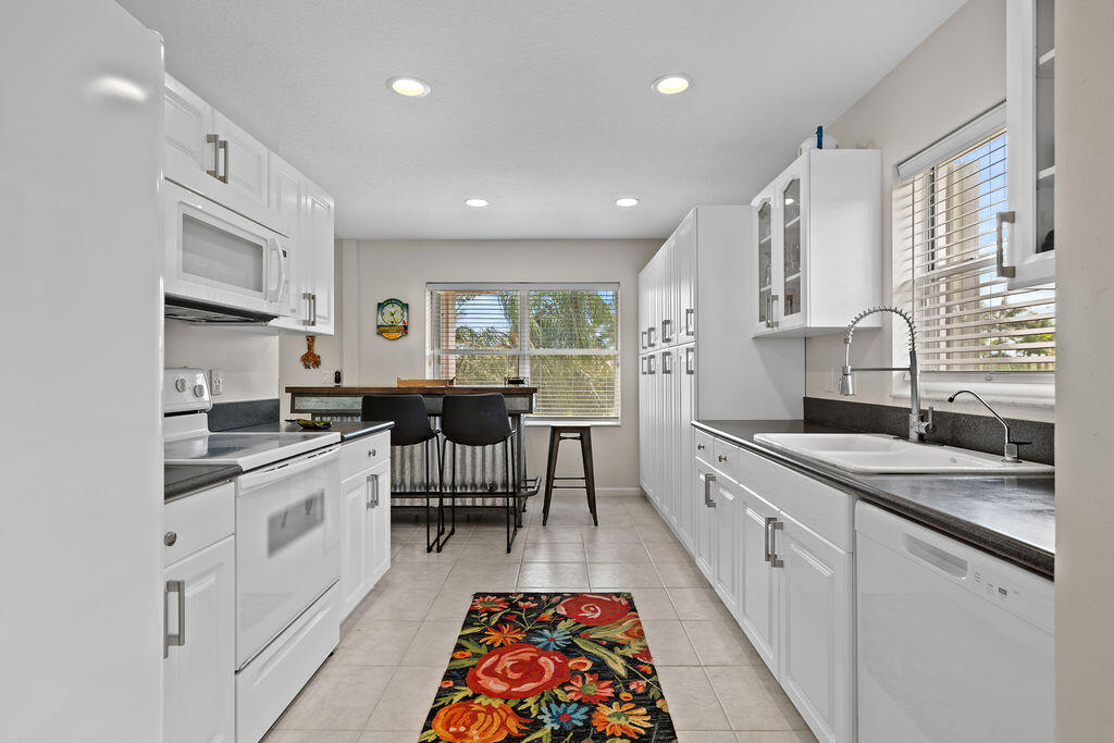 8050 Aberdeen Drive 202 Property Photo 23