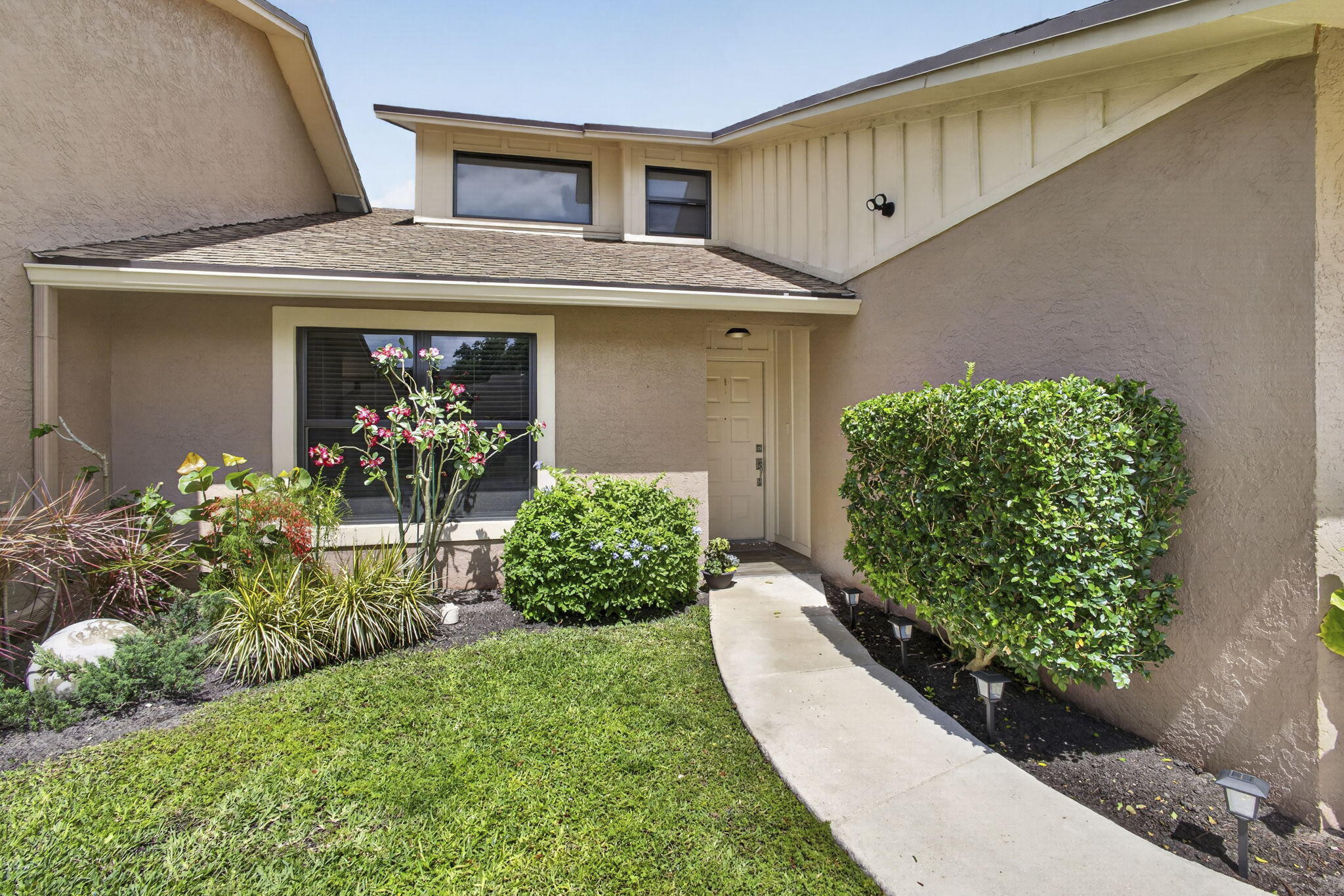 11894 Donlin Drive Property Photo 6