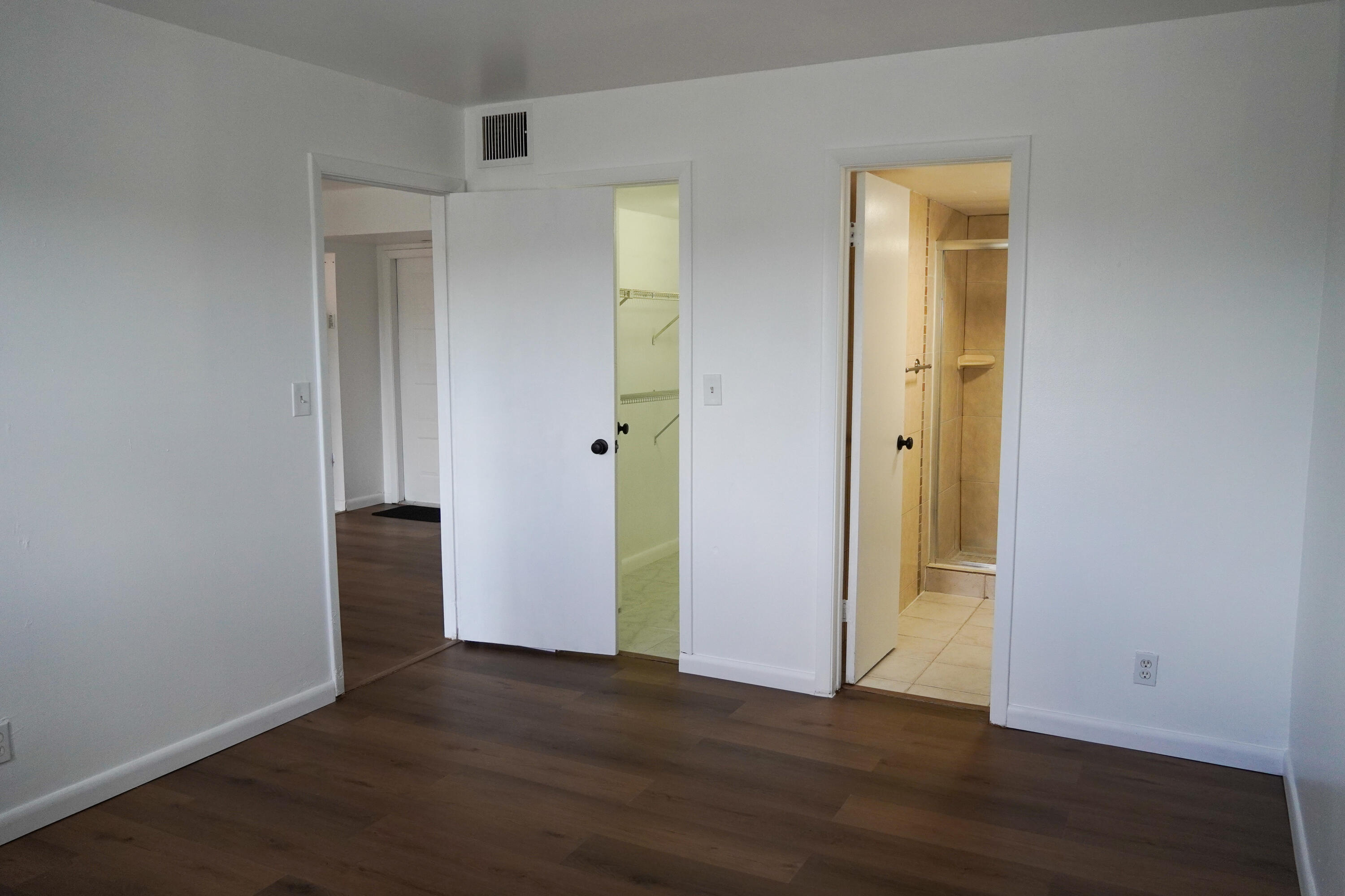 B26015701 Property Photo 8