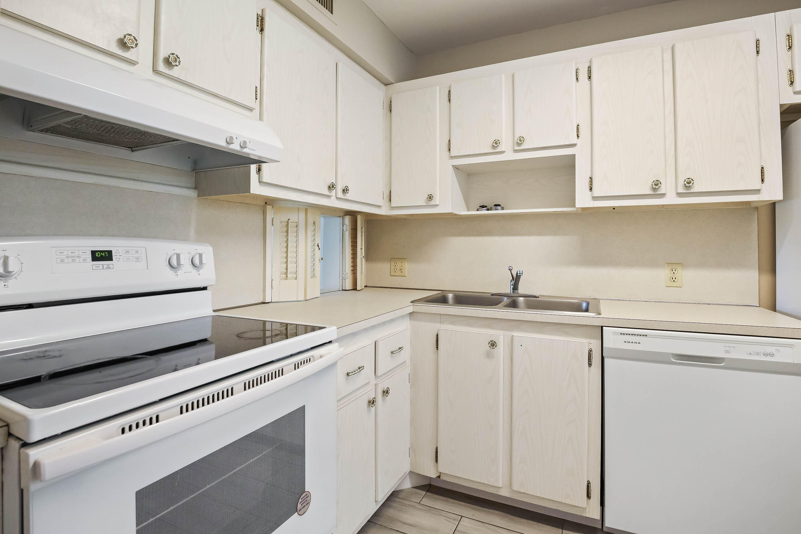 4254 Deste Court 208 Property Photo 5