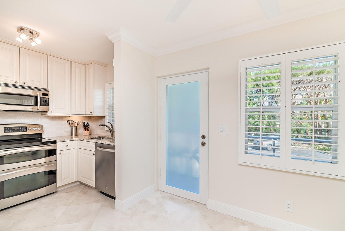 139 Sunrise Avenue 2020 Property Photo 2