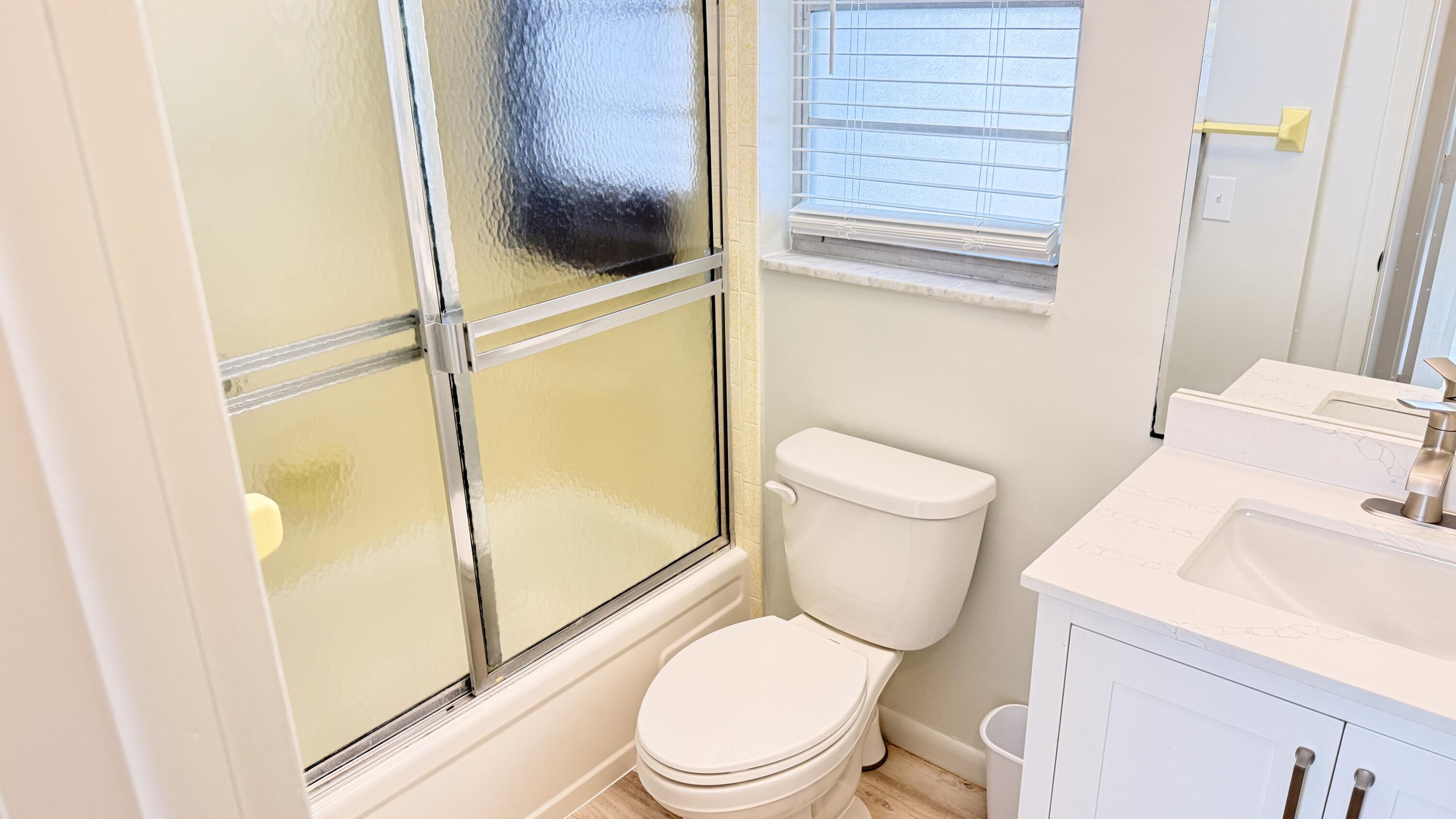 1114 Lake Terrace 205 Property Photo 16
