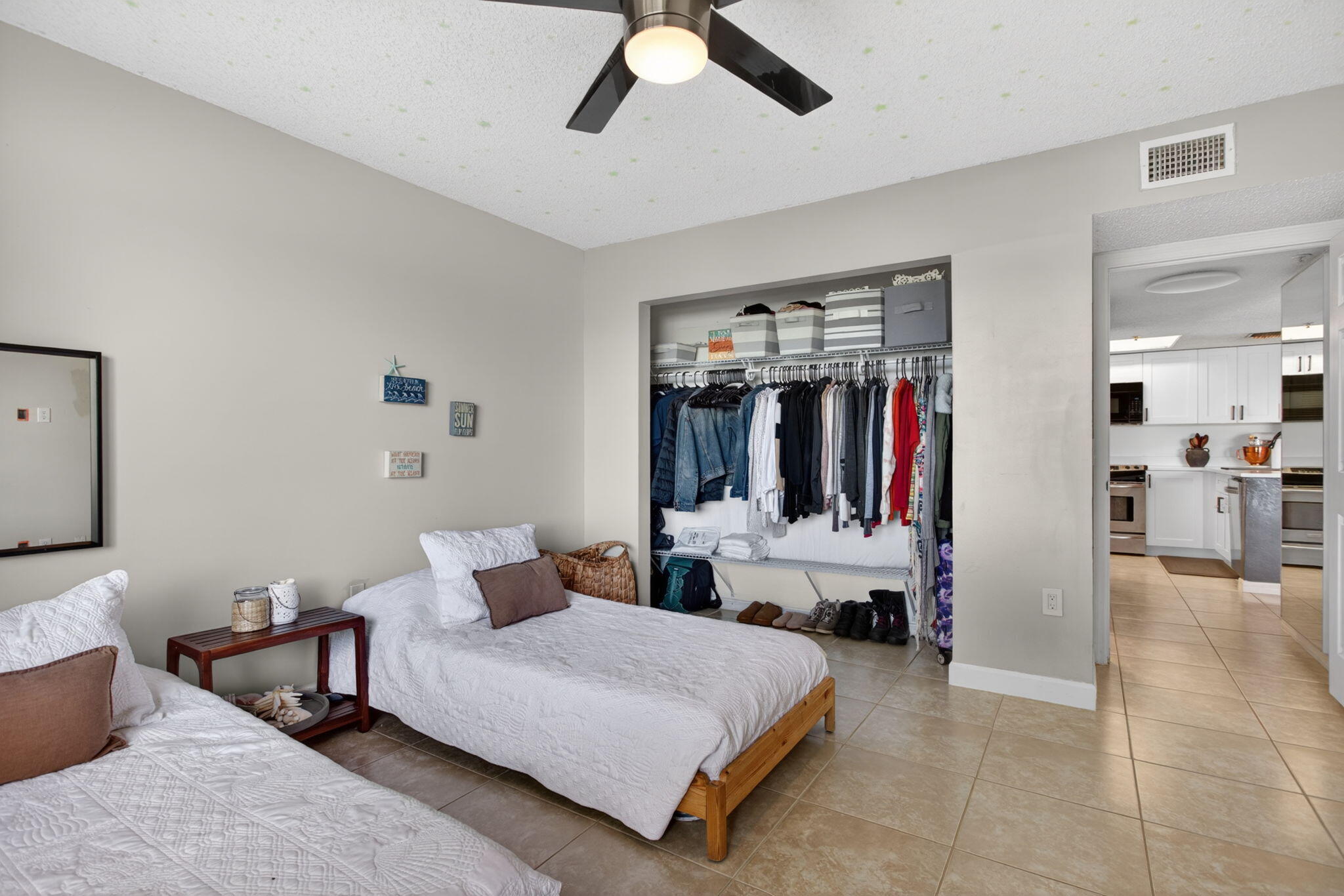 5011 Wiles Road 104 Property Photo 18