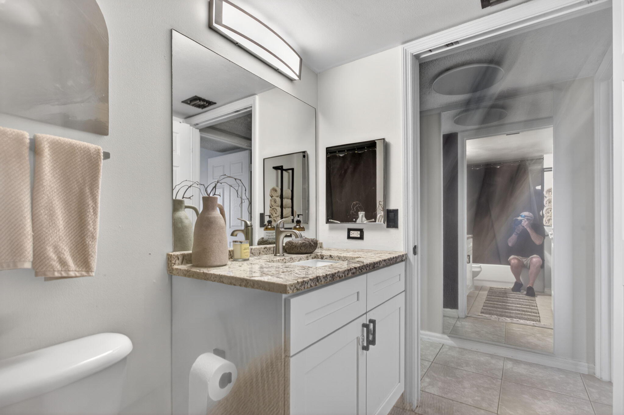 5011 Wiles Road 104 Property Photo 20
