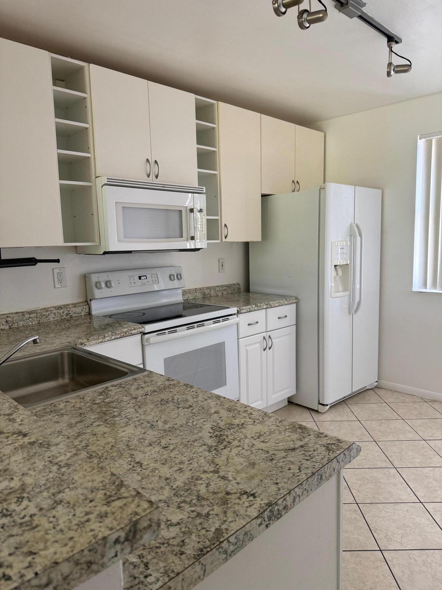 5721 Riverside Drive 301b5 Property Photo 5