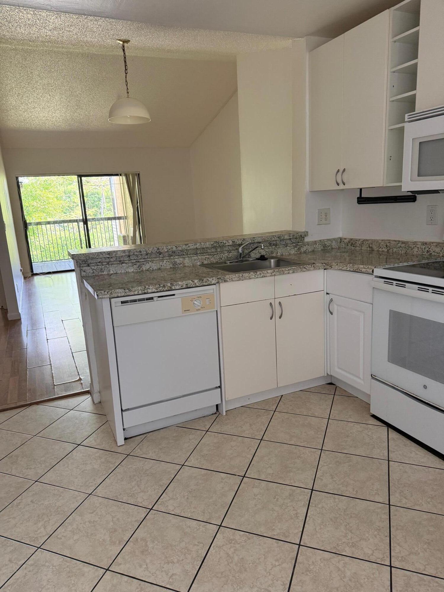 5721 Riverside Drive 301b5 Property Photo 6