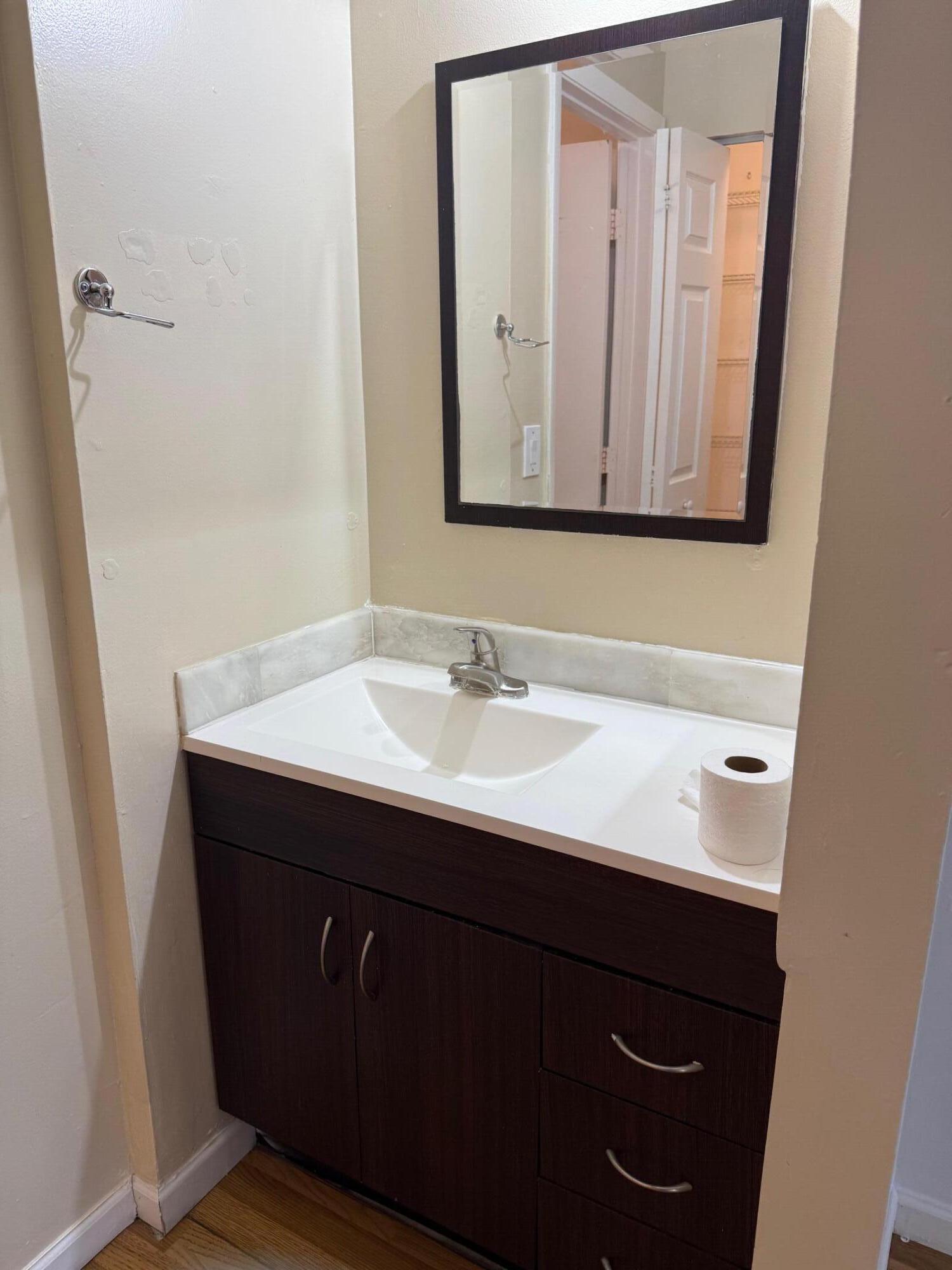 5721 Riverside Drive 301b5 Property Photo 9