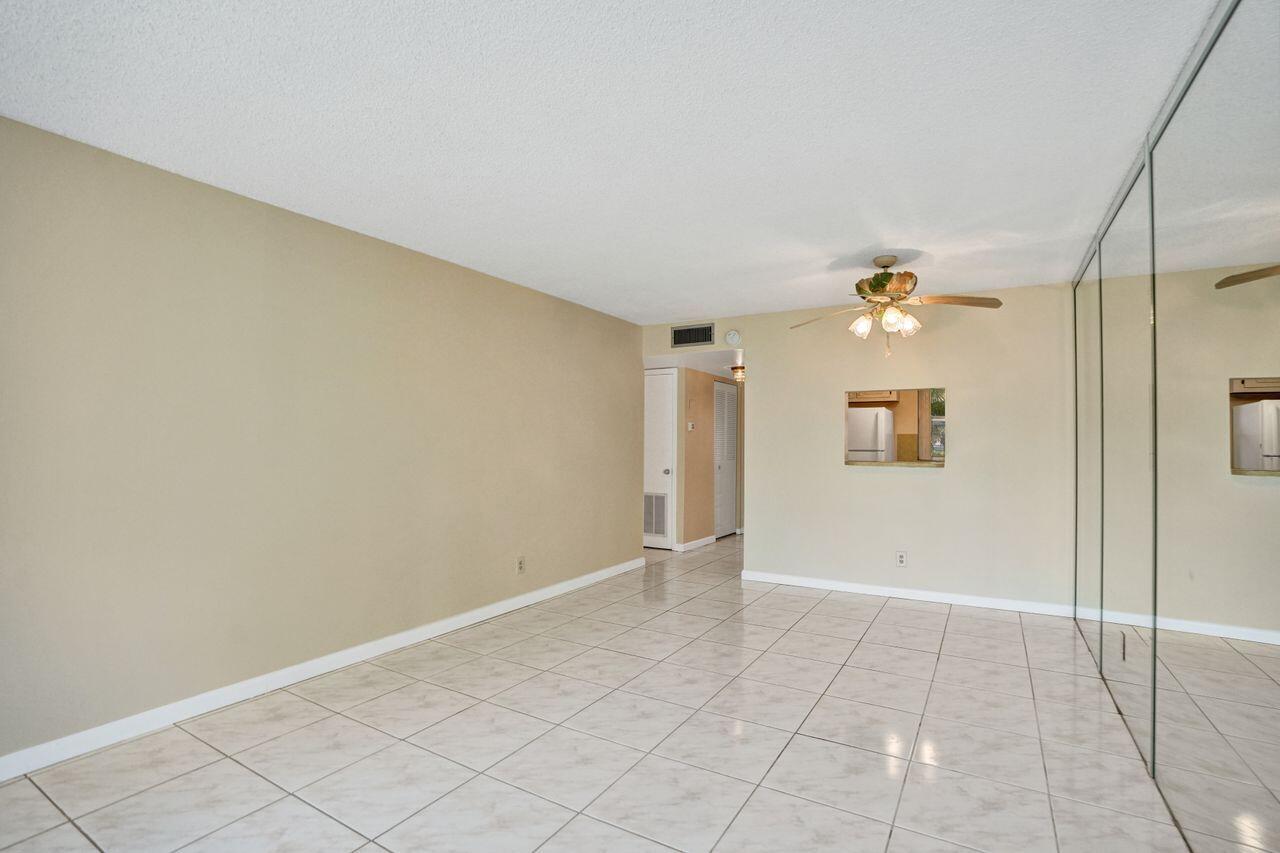 9460 Sunrise Lakes Boulevard 106 Property Photo 10