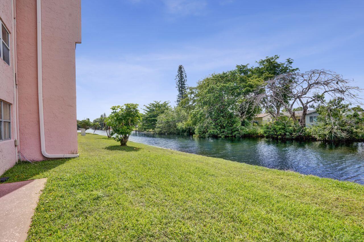 9460 Sunrise Lakes Boulevard 106 Property Photo 24