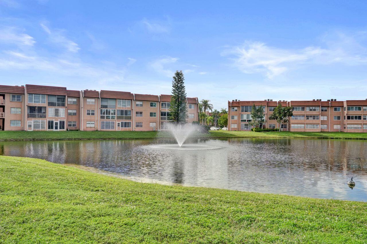 9460 Sunrise Lakes Boulevard 106 Property Photo 25