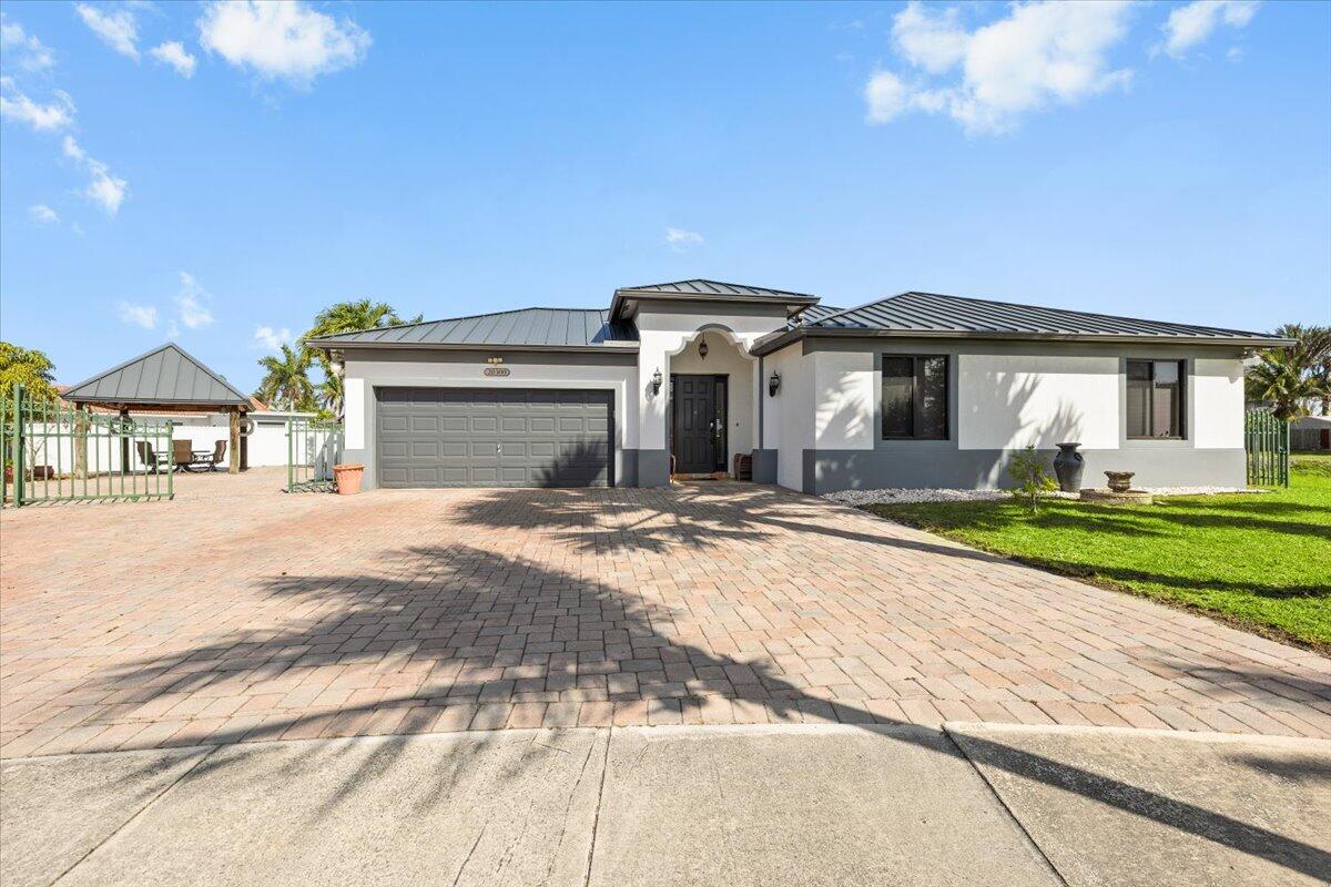 20300 Sw 129th Place Property Photo 1