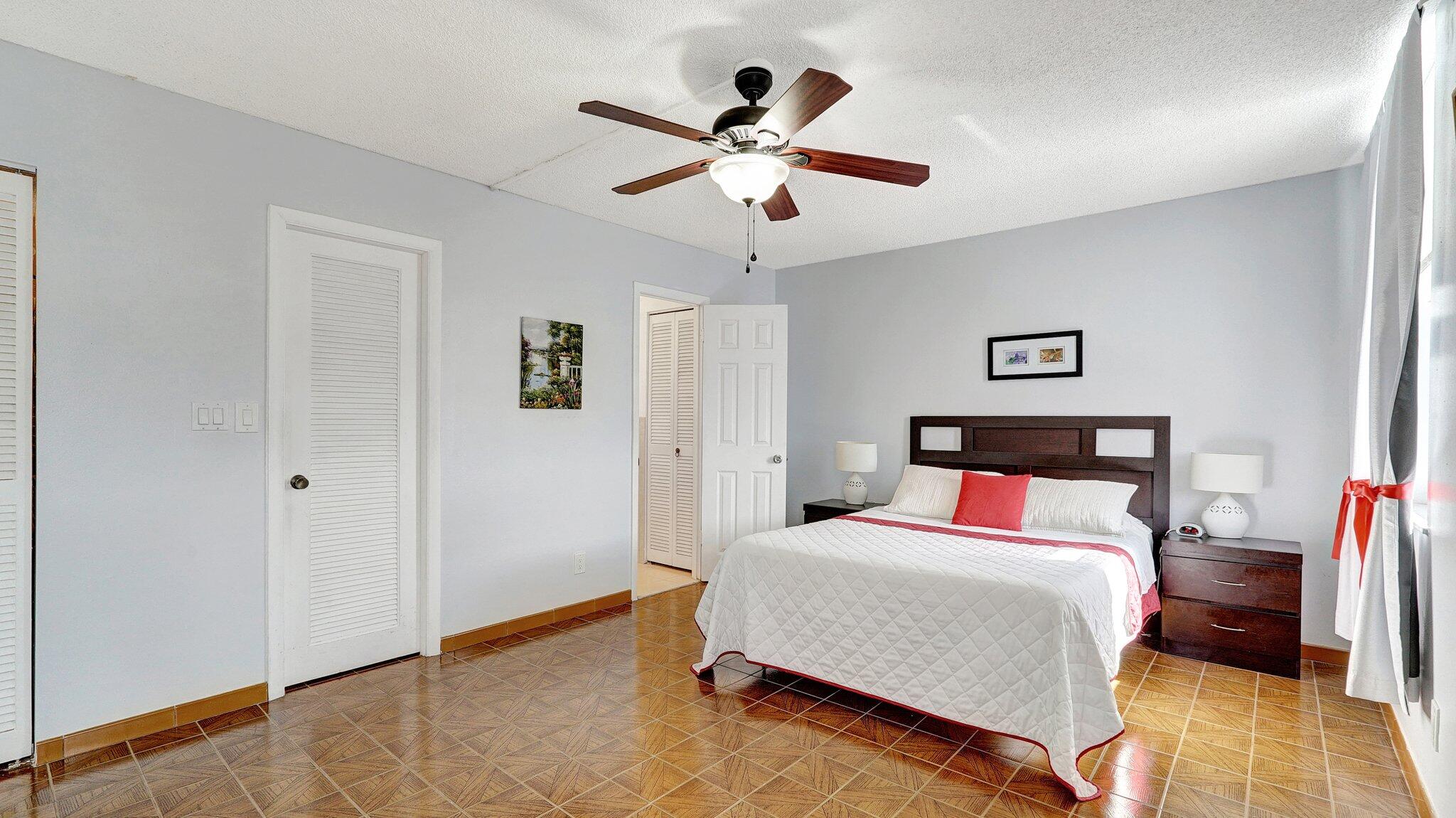 427 Golden Isles Drive 5j Property Photo 17
