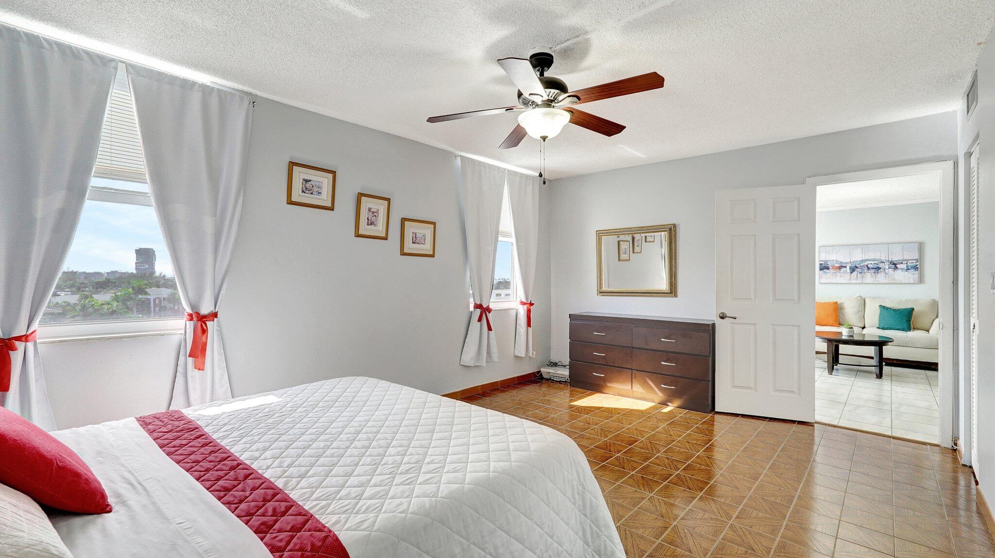427 Golden Isles Drive 5j Property Photo 19