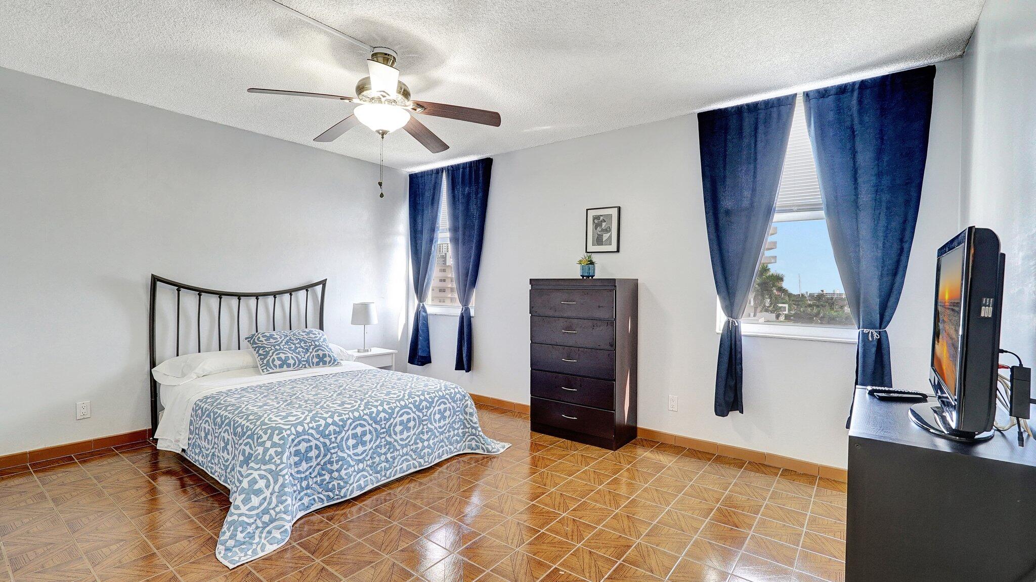 427 Golden Isles Drive 5j Property Photo 22