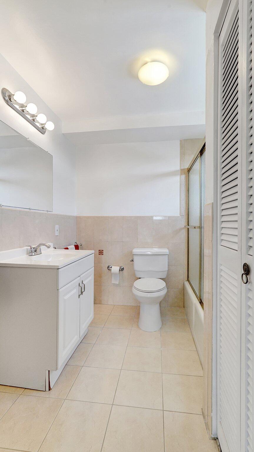 427 Golden Isles Drive 5j Property Photo 23