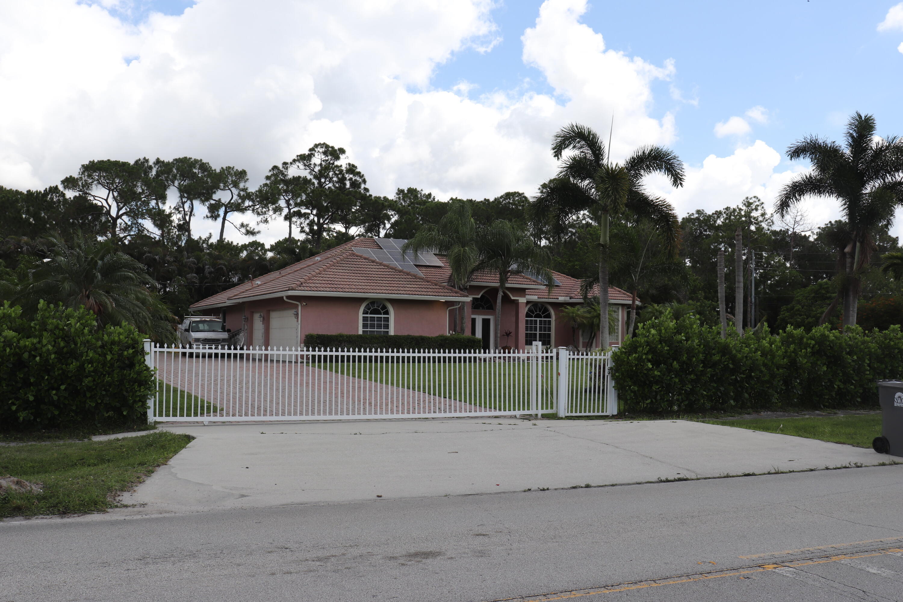 12517 Temple Blvd Boulevard Property Photo 1