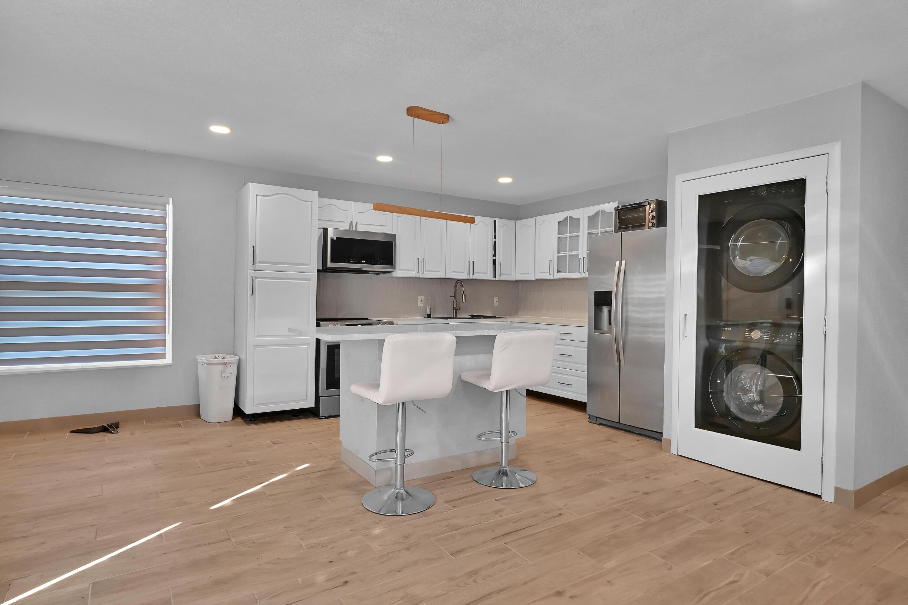 6385 86th Place Property Photo 3