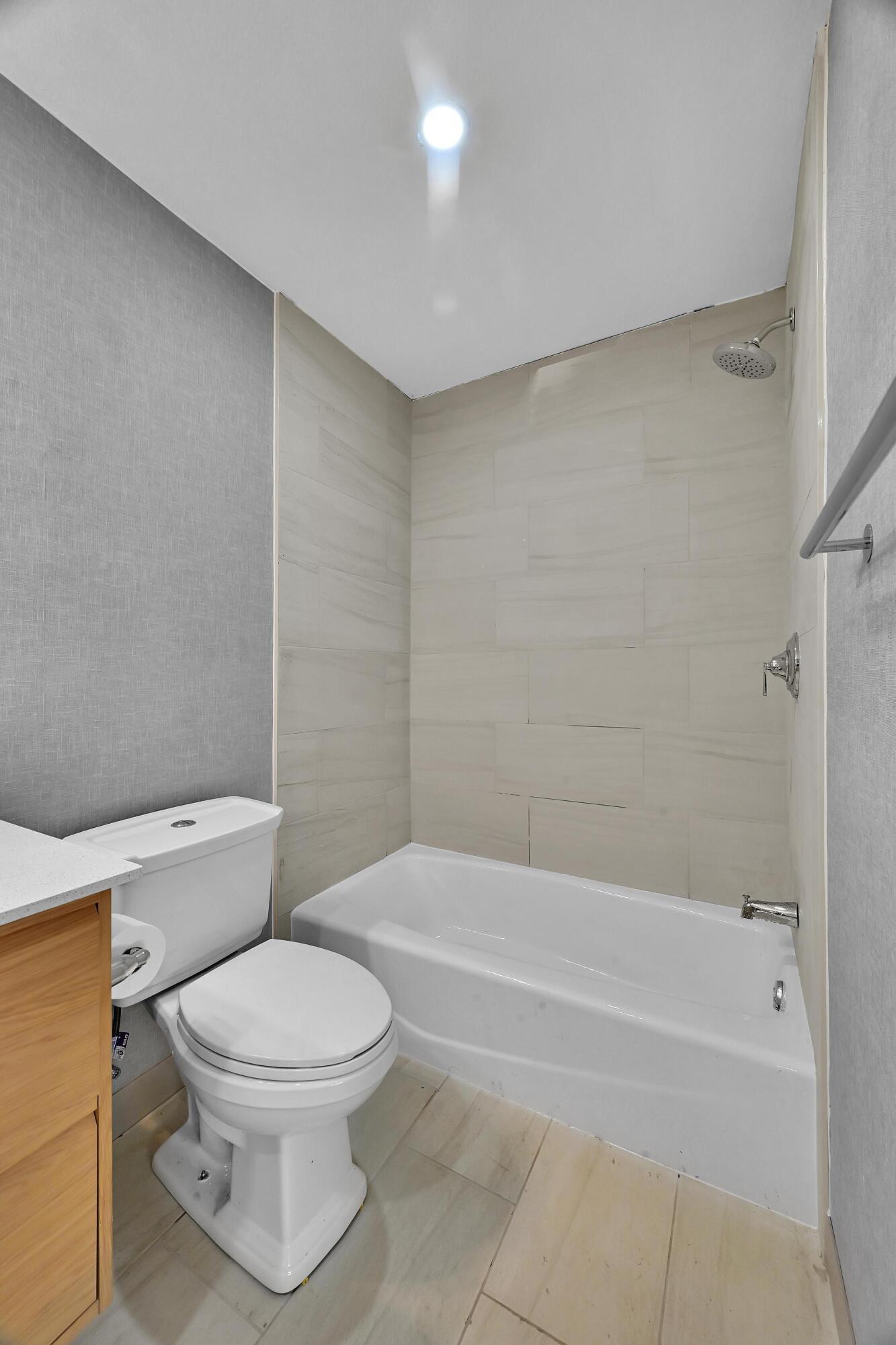 6385 86th Place Property Photo 17