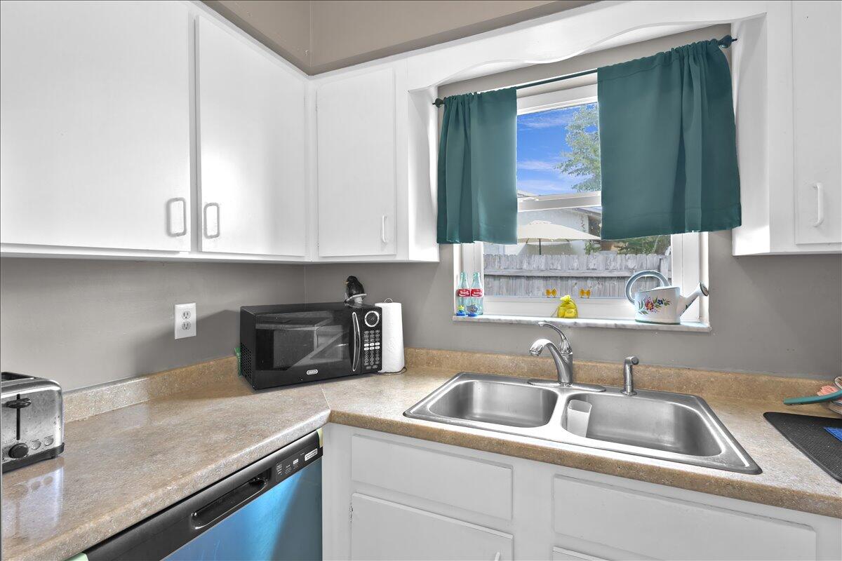 956 Se Browning Avenue Property Photo 23