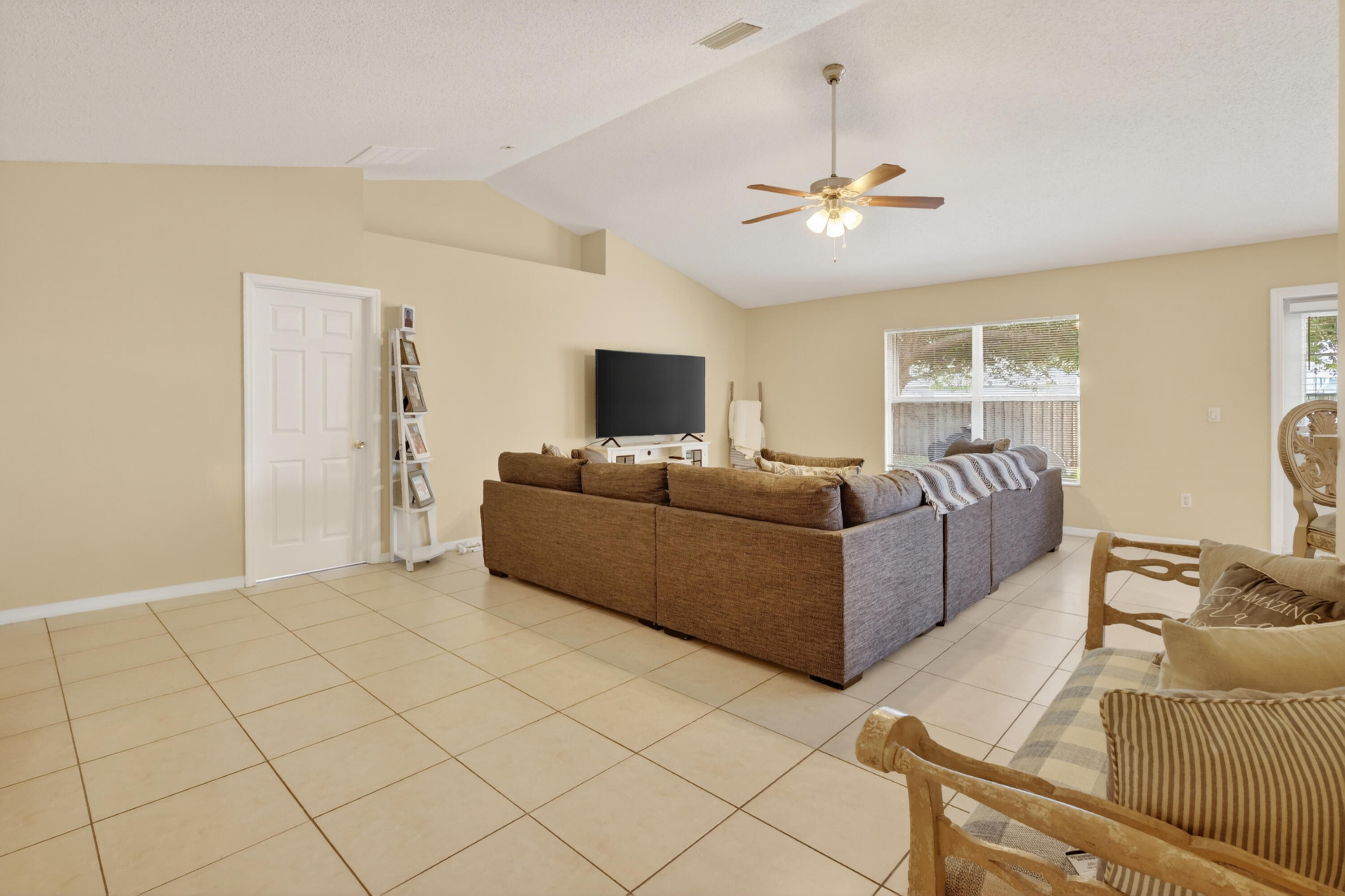 2979 Sw Moody Terrace Property Photo 6
