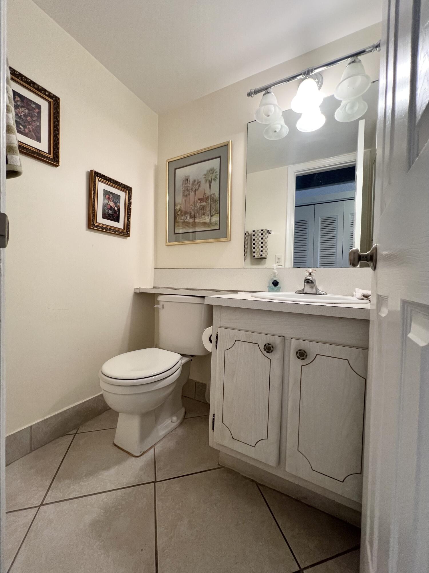 4116 Cambridge E Property Photo 7