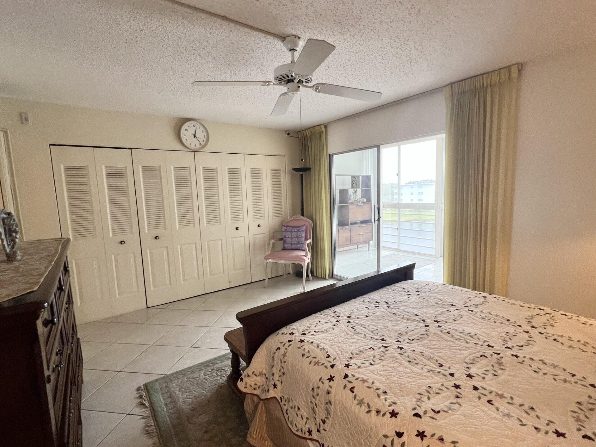 4116 Cambridge E Property Photo 12