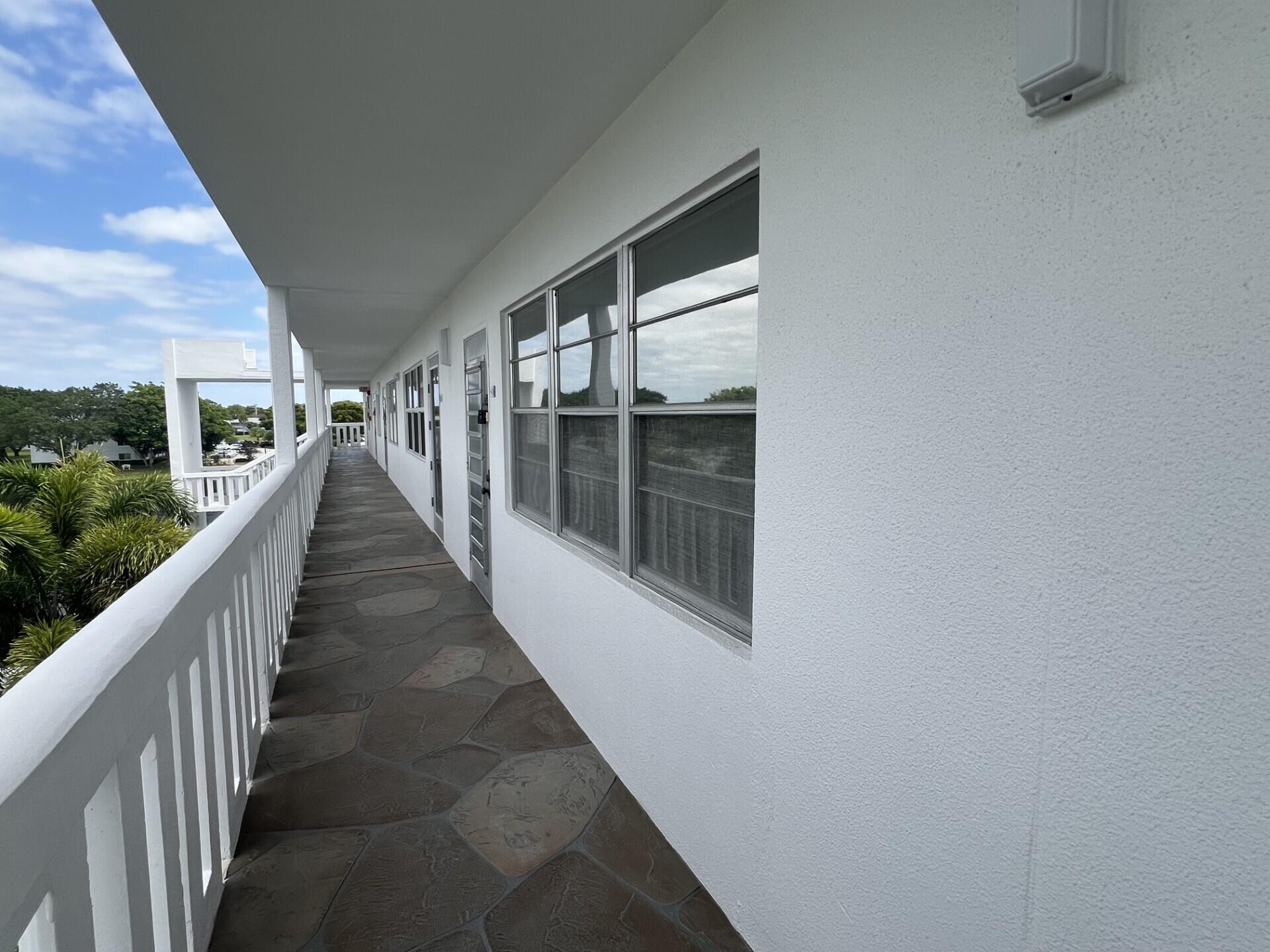 4116 Cambridge E Property Photo 16