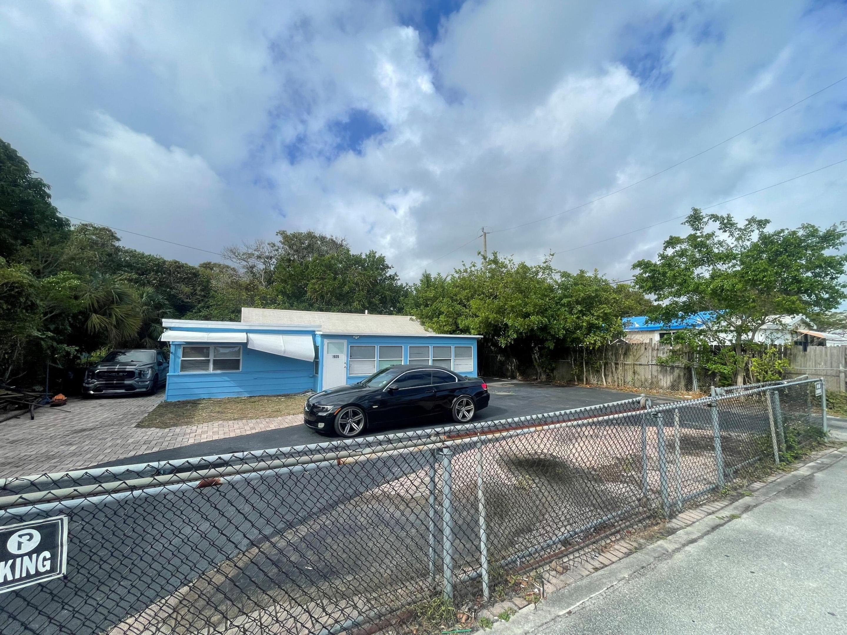 1905 Florida Street Property Photo 5