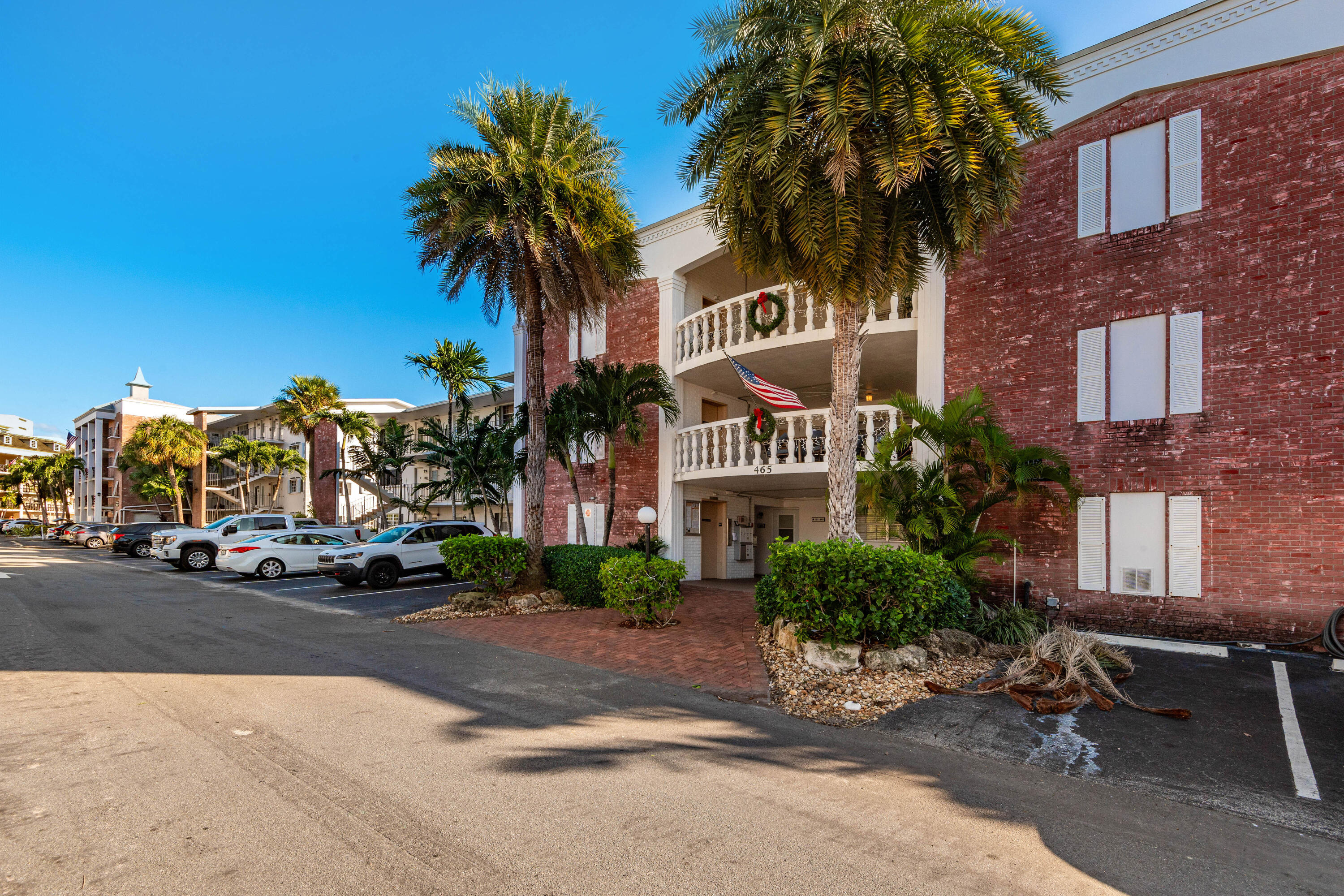465 Paradise Isle Boulevard 110