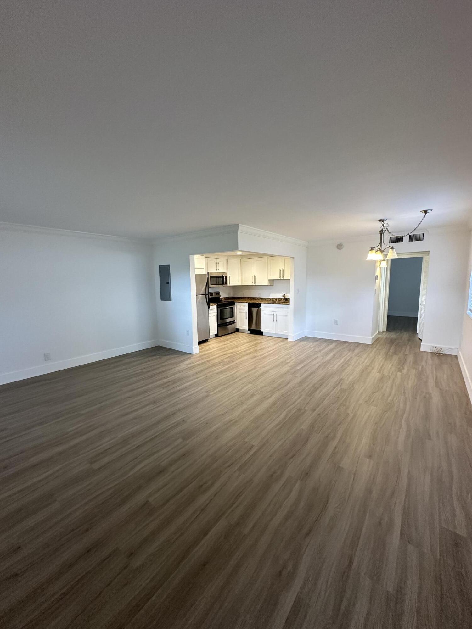 50 Monaco B Property Photo 1