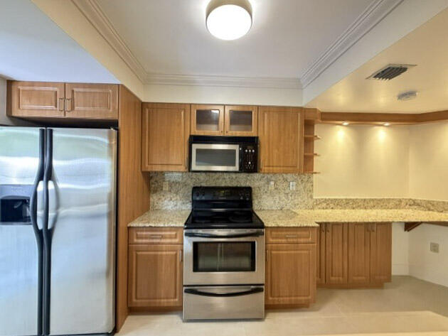 21085 Ne 34th Avenue 404-1 Property Photo 6