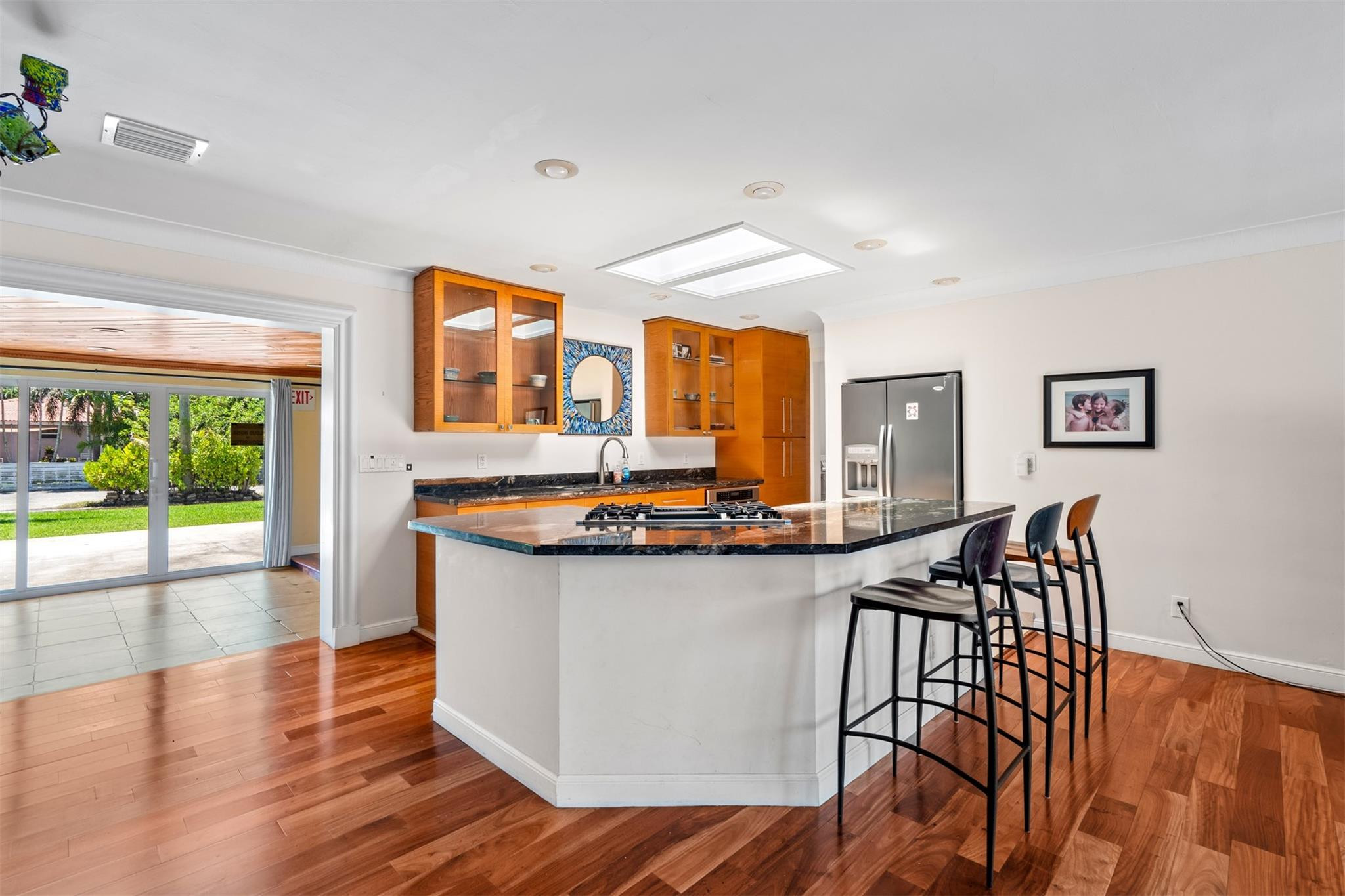 B26016557 Property Photo 2