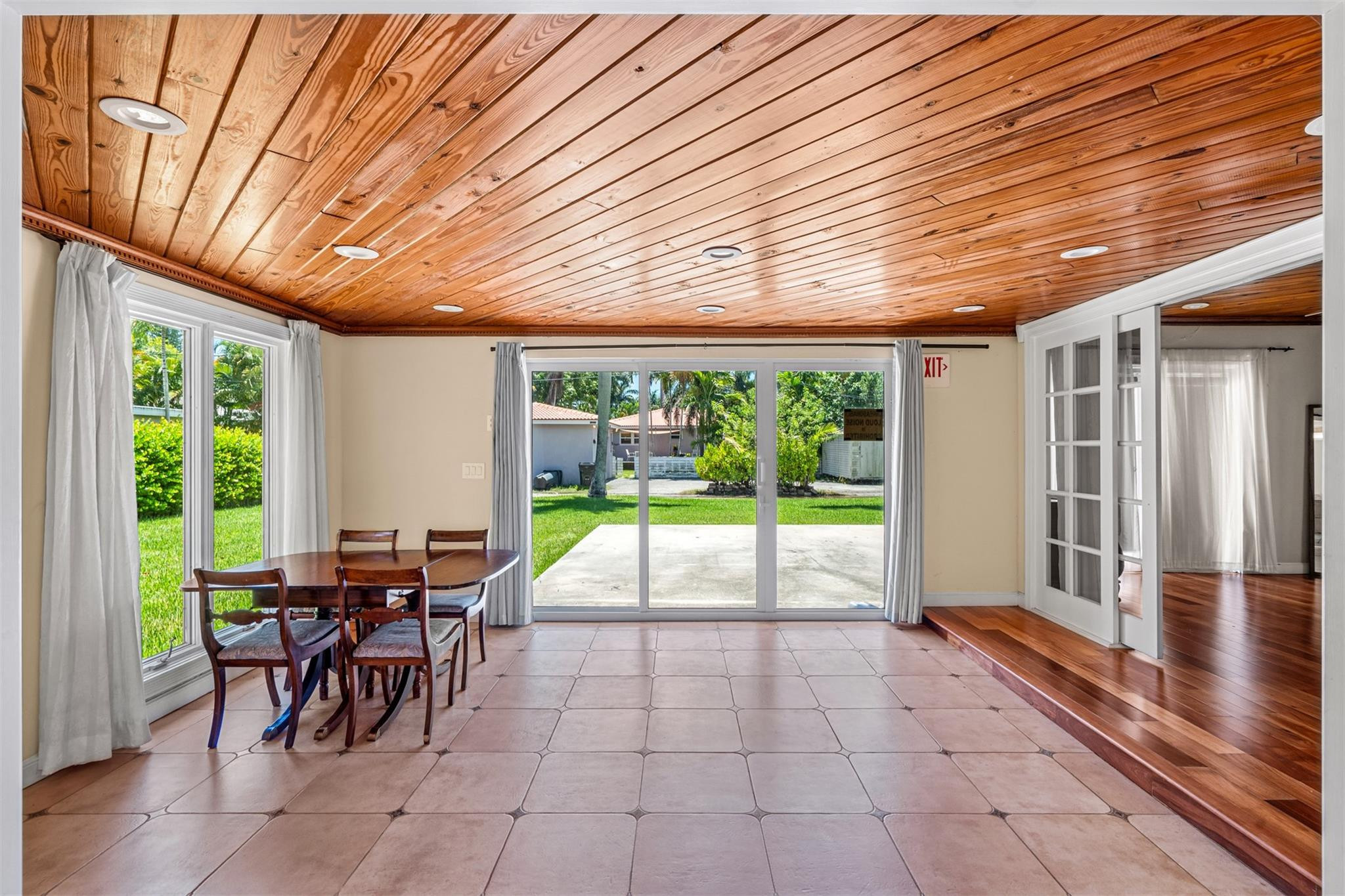 B26016557 Property Photo 16