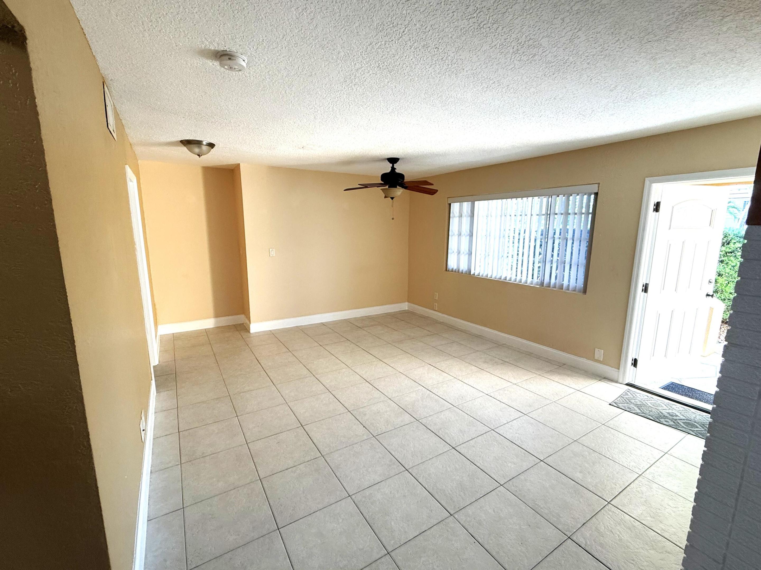 551 Se 15th Street W Property Photo 3