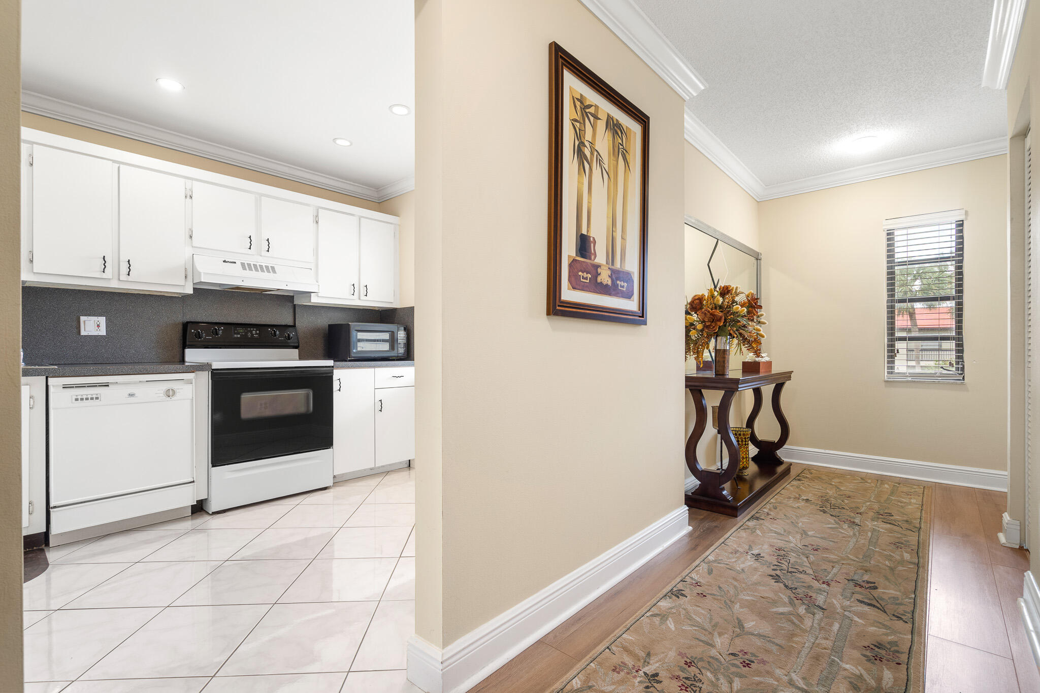 21218 Lago Circle H Property Photo 11
