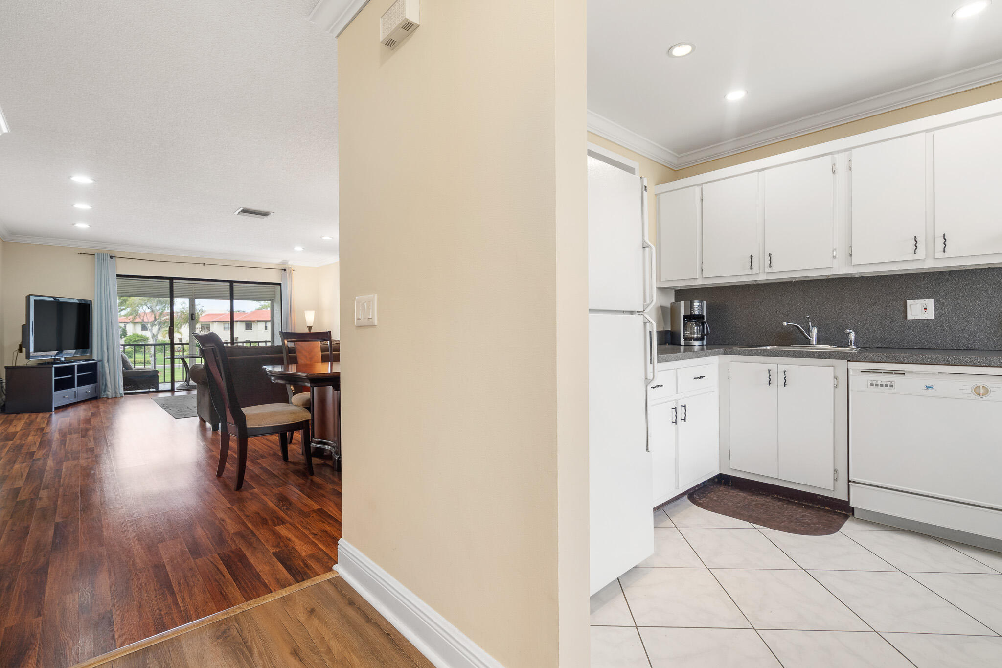 21218 Lago Circle H Property Photo 12