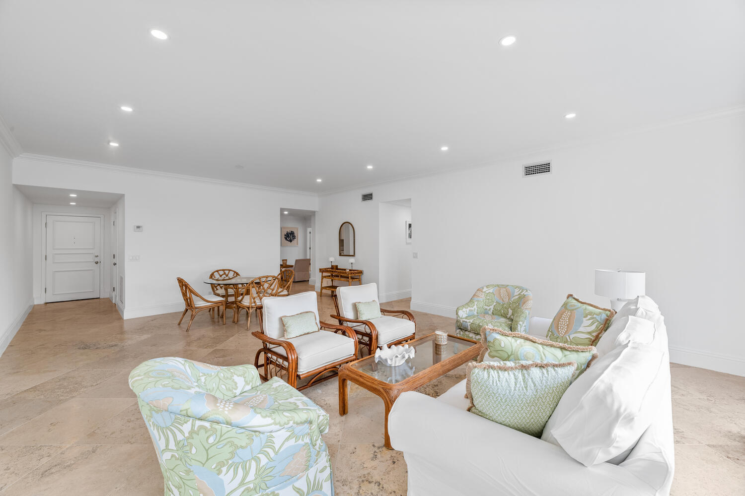 350 Cocoanut Row 3a Property Photo 6
