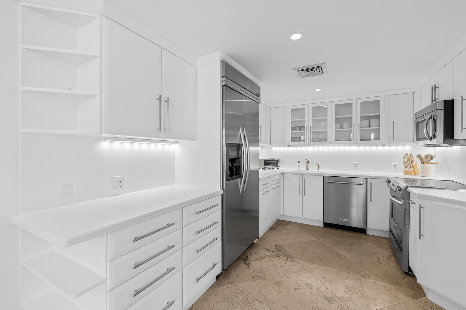 350 Cocoanut Row 3a Property Photo 10