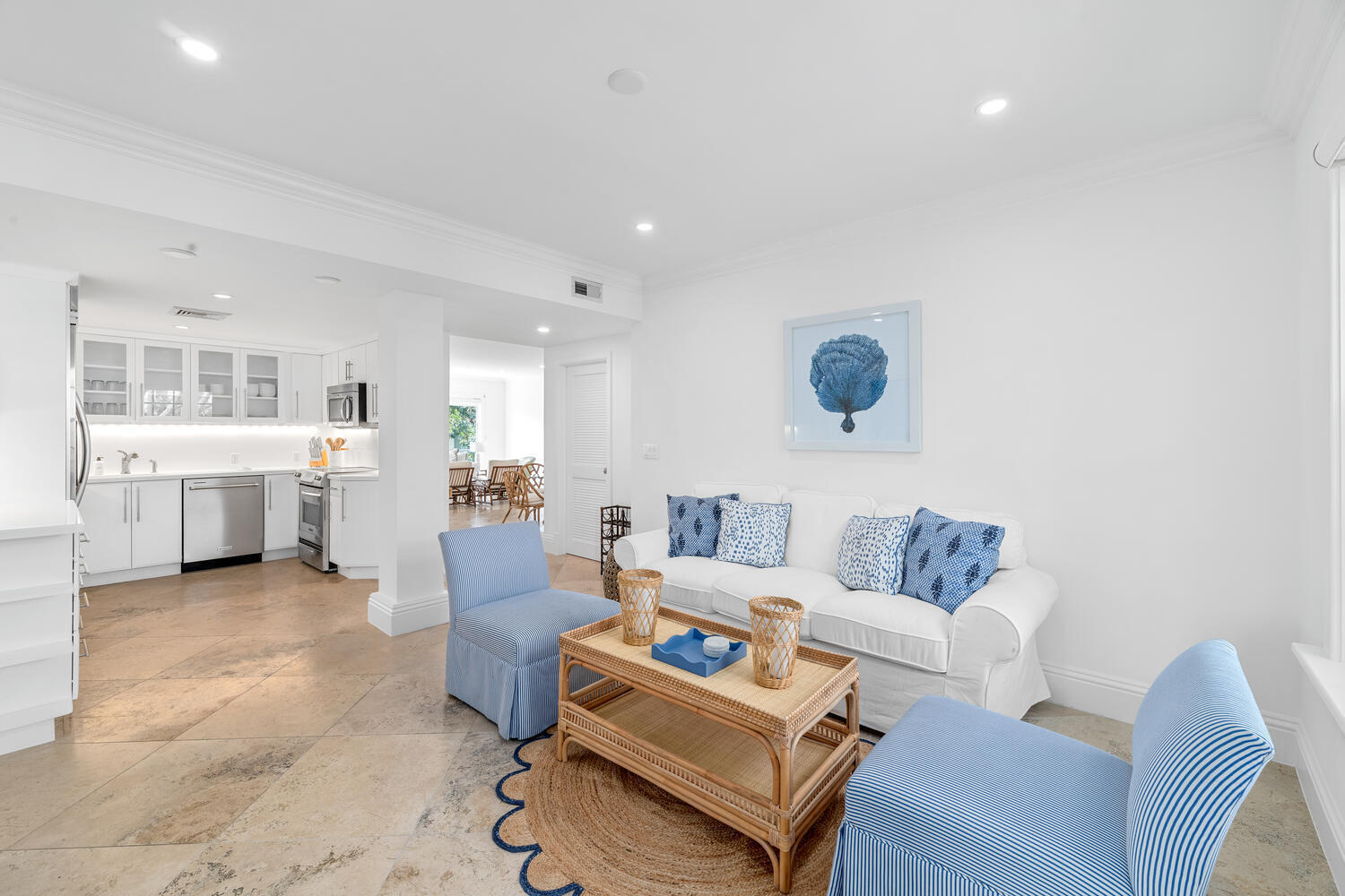 350 Cocoanut Row 3a Property Photo 12