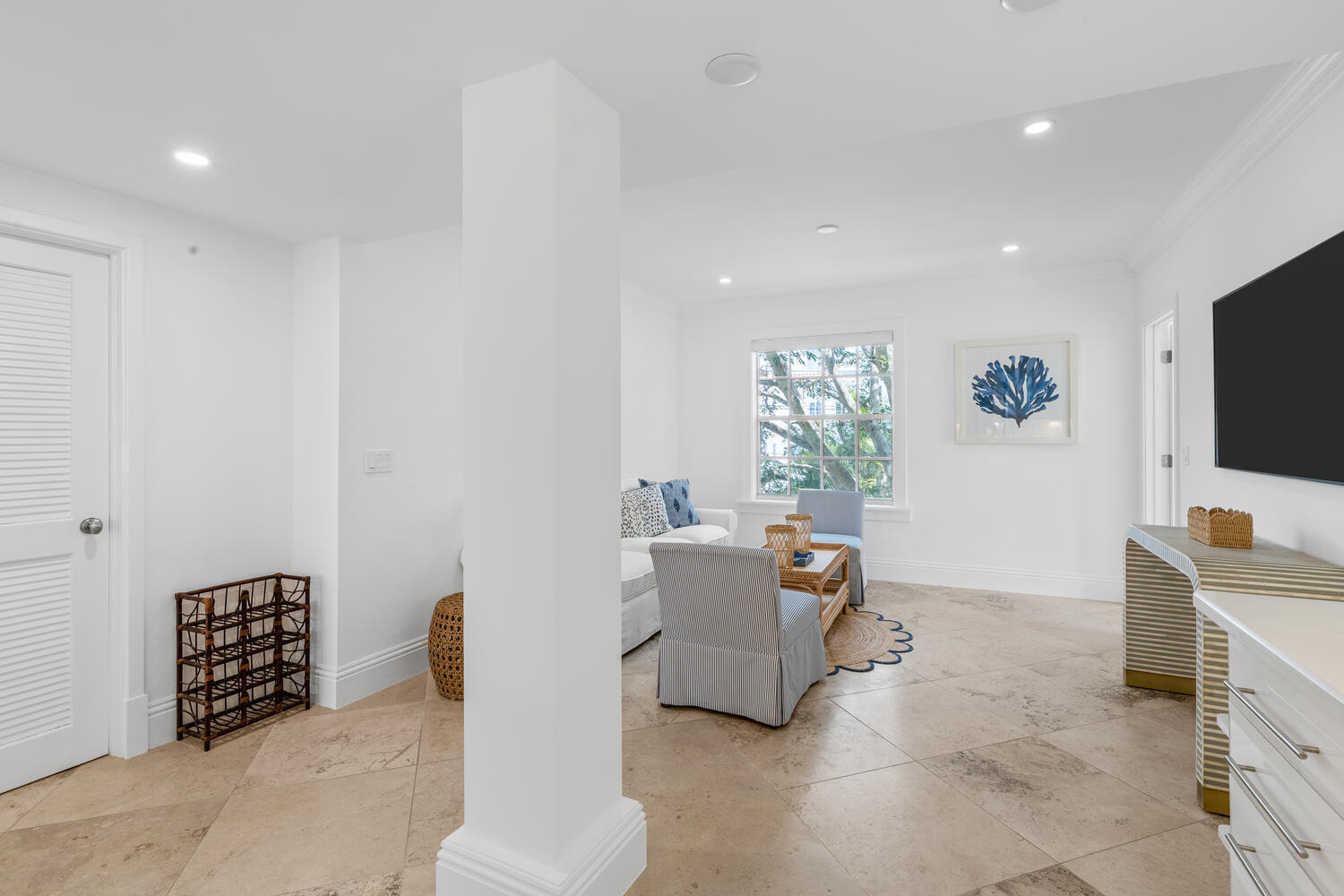 350 Cocoanut Row 3a Property Photo 14