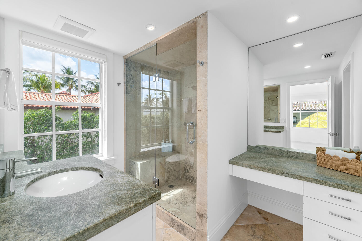 350 Cocoanut Row 3a Property Photo 21