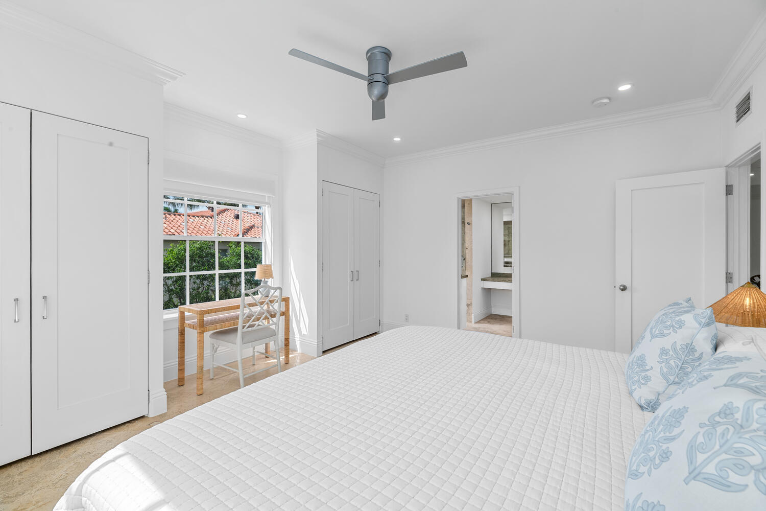 350 Cocoanut Row 3a Property Photo 22