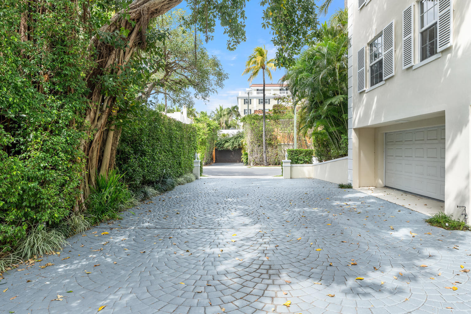350 Cocoanut Row 3a Property Photo 37