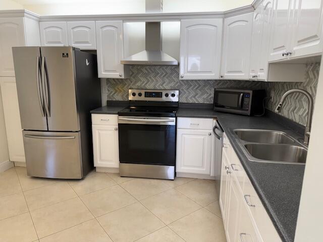9256 Sabal Ridge Circle D Property Photo 2