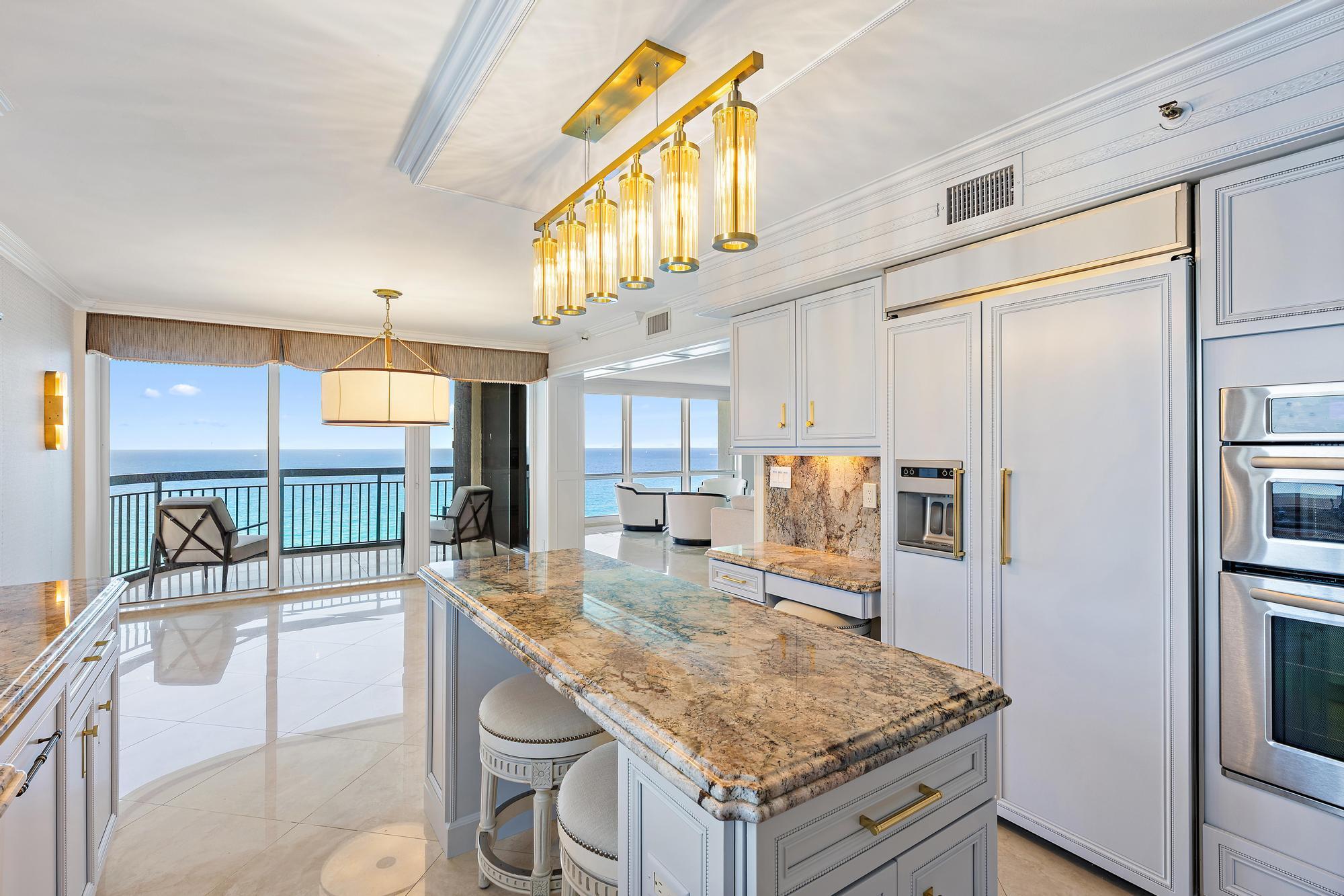 5380 N Ocean Drive 22i Property Photo 10